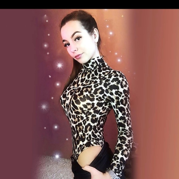 Leopard Printed Bodysuit - Picture 1 of 4